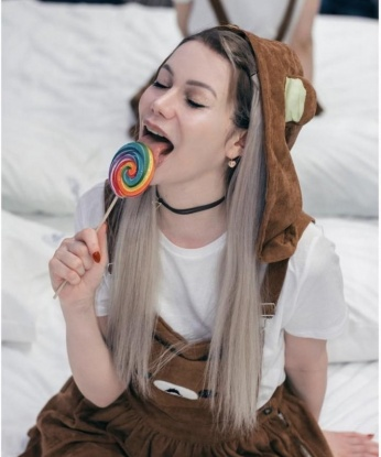 Вика, 23 года